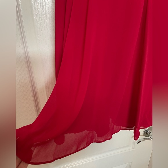 BCBGeneration georgette dress in ruby red size 10, ruffle front Host Pick🎉 NWOT - Picture 3 of 7